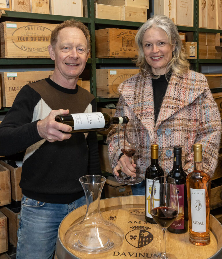 Voor de lekkerste wijn uit Gouda van wijnimporteur Tire Bouchon. Samenwerking met Koken Met Nicole. De juiste wijn bij het recept geeft de ultieme beleving van het diner.
